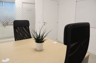 Oficina en alquiler en Virgen del Cortijo - Manoteras en Madrid