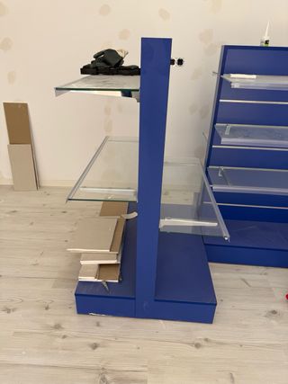 estanterías para tiendas con cristal azules