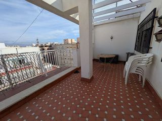 Ático en alquiler en Barrio Alto - San Félix - Oliveros - Altamira en Almería