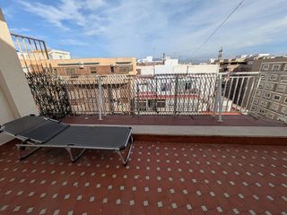 Ático en alquiler en Barrio Alto - San Félix - Oliveros - Altamira en Almería