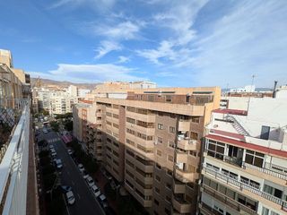 Ático en alquiler en Barrio Alto - San Félix - Oliveros - Altamira en Almería