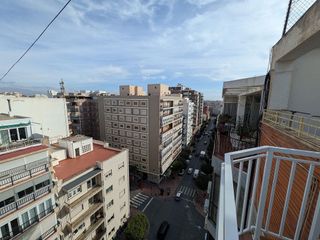 Ático en alquiler en Barrio Alto - San Félix - Oliveros - Altamira en Almería