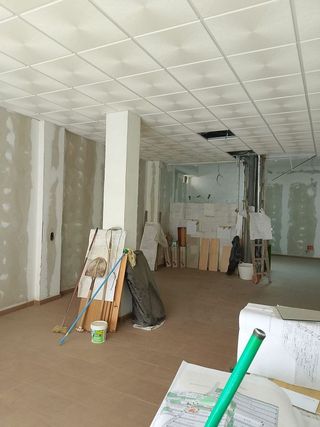 Local comercial en venta en San Luis en Almería