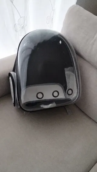Mochila transportín para gatos transparente