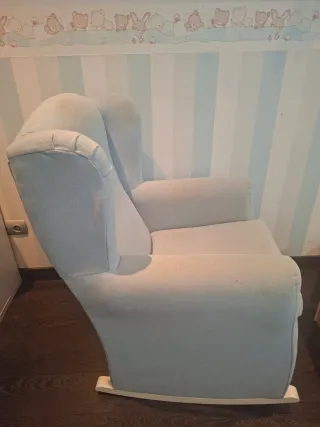Sillón de lactancia azul