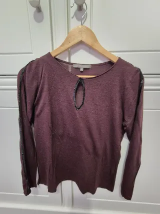 Camiseta burdeos Síntesis con lentejuelas