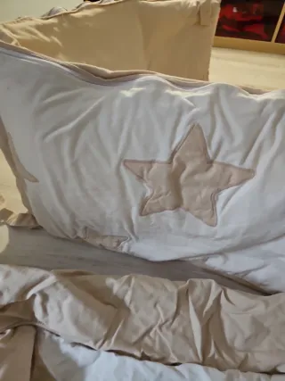 Protector cuna chichonera maxicuna con edredón