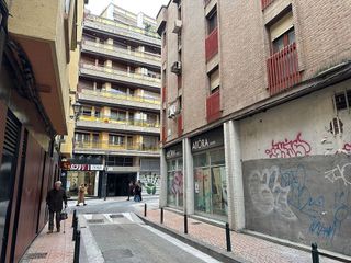 Local comercial en alquiler en Romareda en Zaragoza
