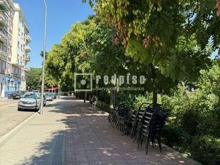 Local comercial en venta en Concepción en Madrid