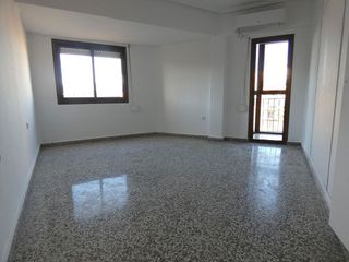 Piso en alquiler en Marxalenes en Valencia