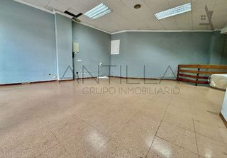 Local comercial en alquiler en Vista Alegre en Madrid
