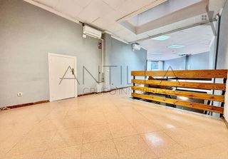 Local comercial en alquiler en Vista Alegre en Madrid