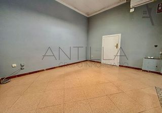 Local comercial en alquiler en Vista Alegre en Madrid