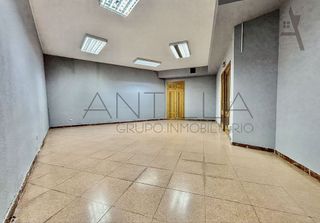 Local comercial en alquiler en Vista Alegre en Madrid