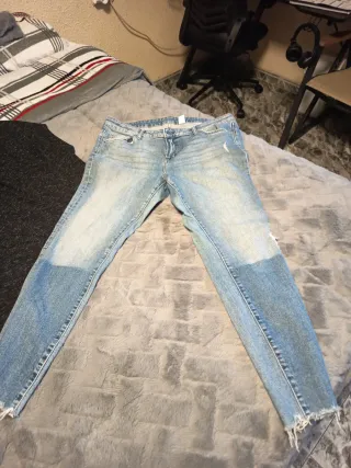 Pantalón y Camiseta Talla XXXL / 46 / 18