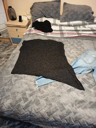 Pantalón y Camiseta Talla XXXL / 46 / 18