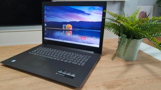 PORTATIL LENOVO 17" FHD - i5 - 8GB - SSD 256GB