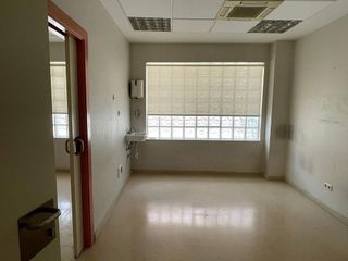 Local comercial en venta en Los Valles-San Vazquez-El Fuerte en Guadalajara