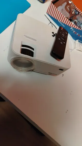 Proyector TOPVISION blanco con mando