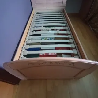 Habitación juvenil madera beige/rosa