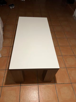 Mesa de comedor moderna