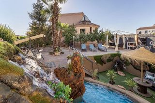 Chalet en venta en Iznalloz