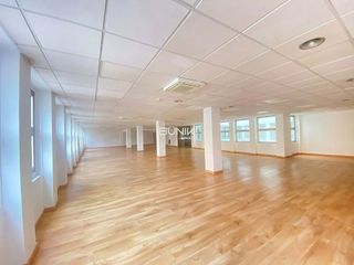 Oficina en alquiler en La Nova Esquerra de l'Eixample en Barcelona