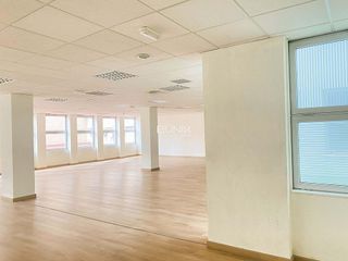 Oficina en alquiler en La Nova Esquerra de l'Eixample en Barcelona