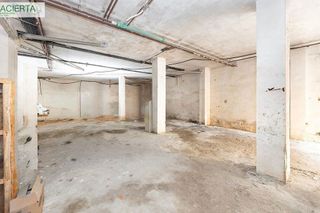 Local comercial en venta en San Francisco Javier en Granada