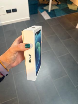 Scatola vuota iPhone 12 Apple