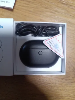 Estuche Carga Beats Studio Earbuds Negro