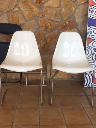 2 Sillas Blancas Diseño Moderno