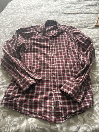 Camisa de cuadros roja y blanca