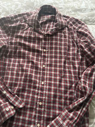 Camisa de cuadros roja y blanca