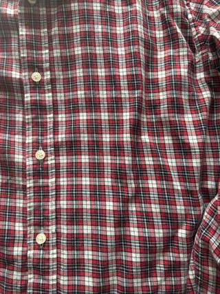 Camisa de cuadros roja y blanca