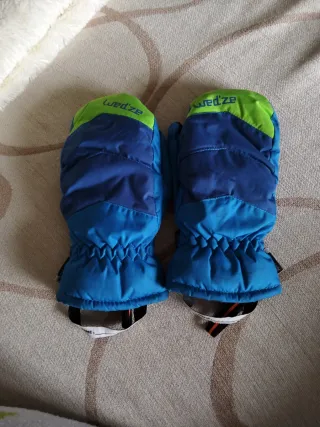 Manoplas de nieve Wed'ze azules y verdes