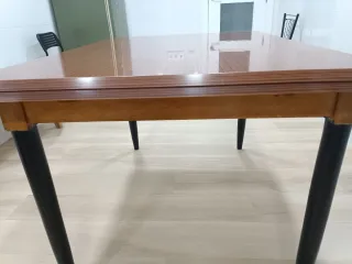 Mesa antigua de madera