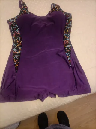 Bañador morado talla XL sin estrenar