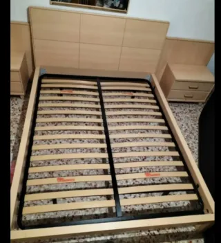 Conjunto cabecero, somier y mesitas