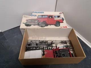Maqueta Coche Toyota Land Cruiser 1/24 ESCI