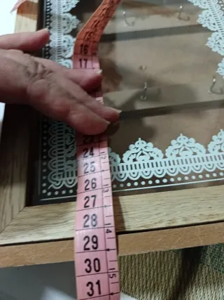 Caja de llaves de madera y cristal