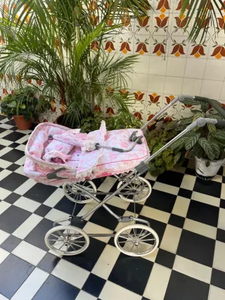 Carrito de muñecas rosa floral