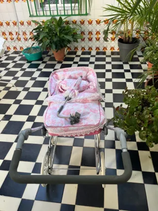 Carrito de muñecas rosa floral