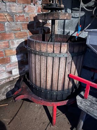 Prensa de vino de madera grande