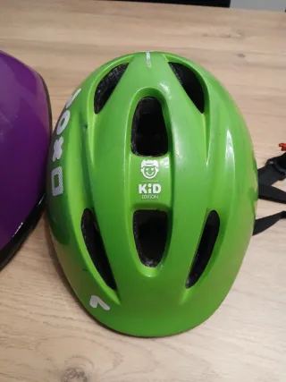 2 Cascos Bicicleta Infantiles Morado y Verde