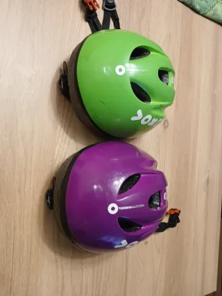 2 Cascos Bicicleta Infantiles Morado y Verde