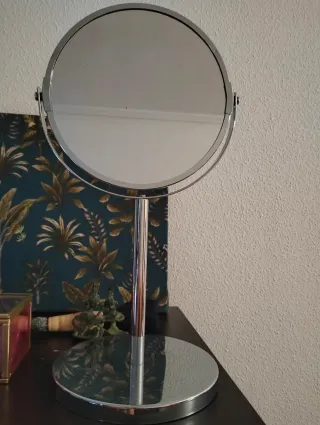 Espejo de sobremesa plateado