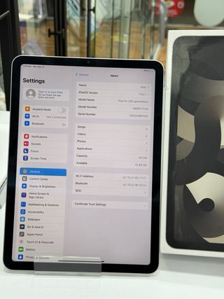iPad Air 5ª Gen 64GB dorada segunda mano buen esta