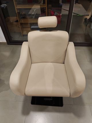 Sillón de peluquería beige