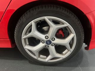 Ford Focus ST 250 CV